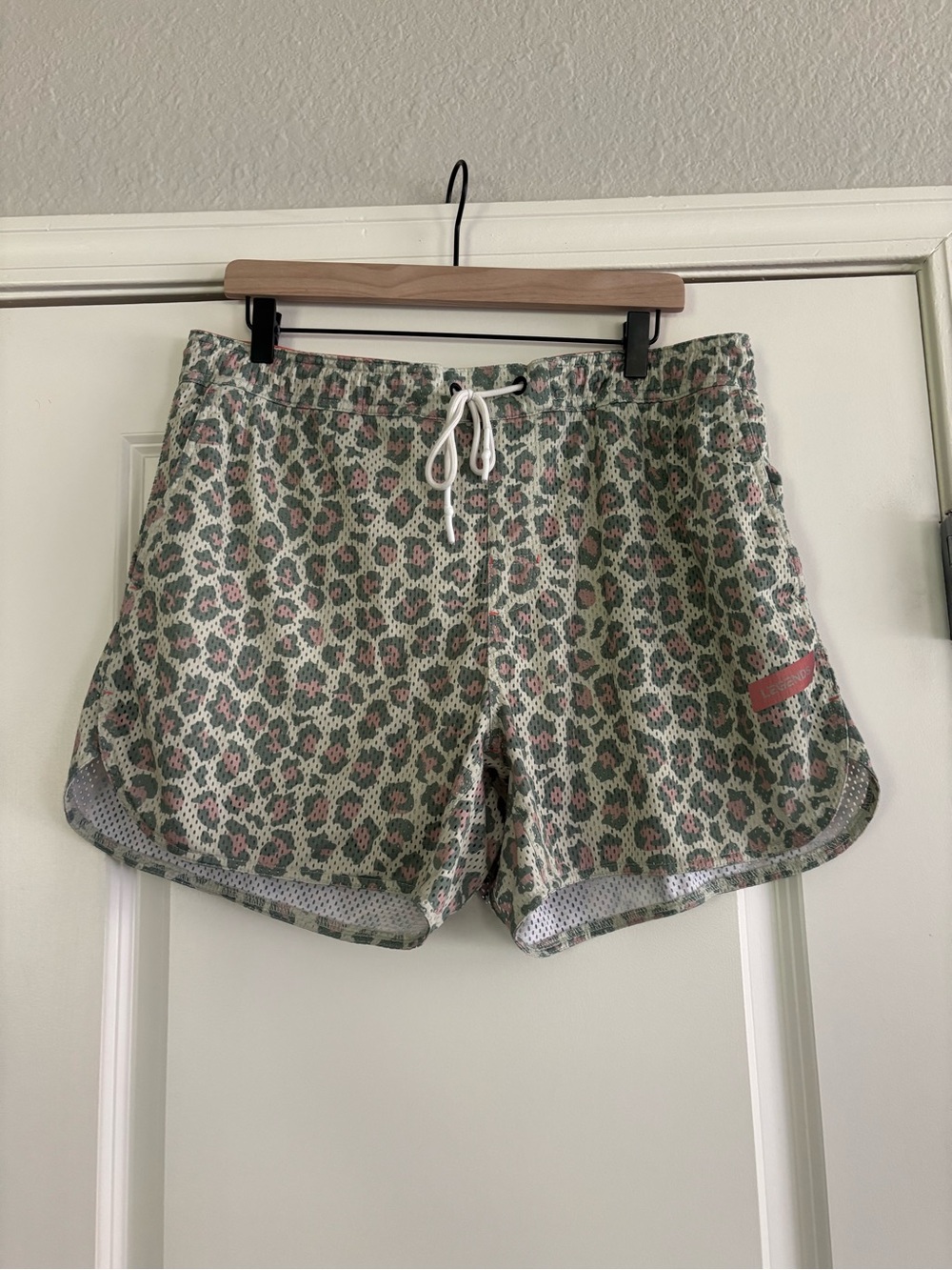 Legends Men’s Luka Mesh Cheetah Print Athletic Shorts Size XL